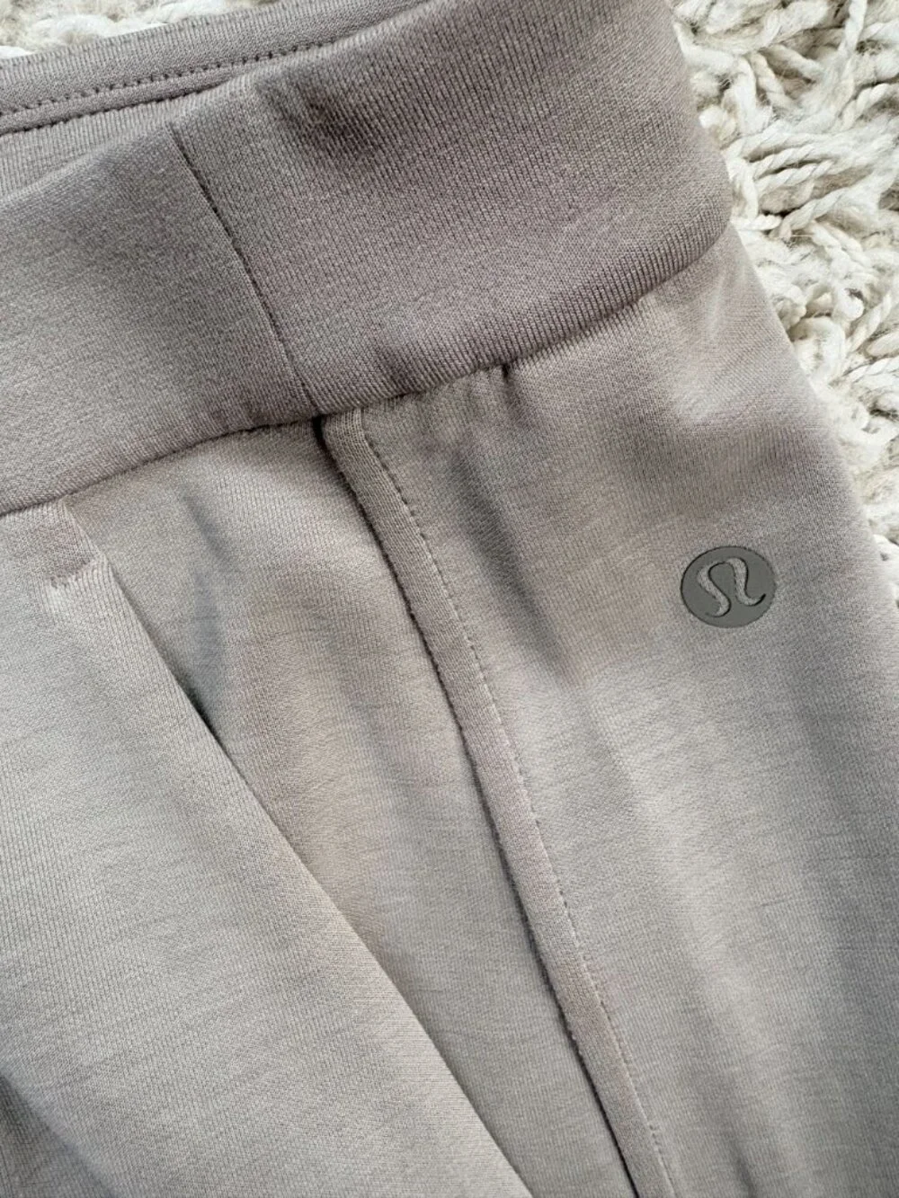 Lululemon Athletica Softstreme Classic-Fit High-Rise Jogger M Soft Ash Gray